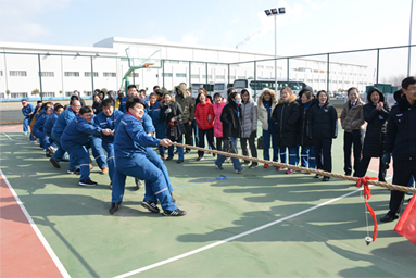 2018年3月8日，公司组织三八妇女节拔河角逐
